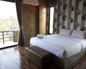 Oasis Resort - Pran Buri - Bedroom