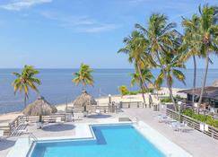 Caloosa Cove Resort - With Full Kitchens - Islamorada - Zwembad