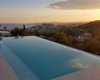 Ibiza Style villa with seaview & infinity pool - Sitges - Pool