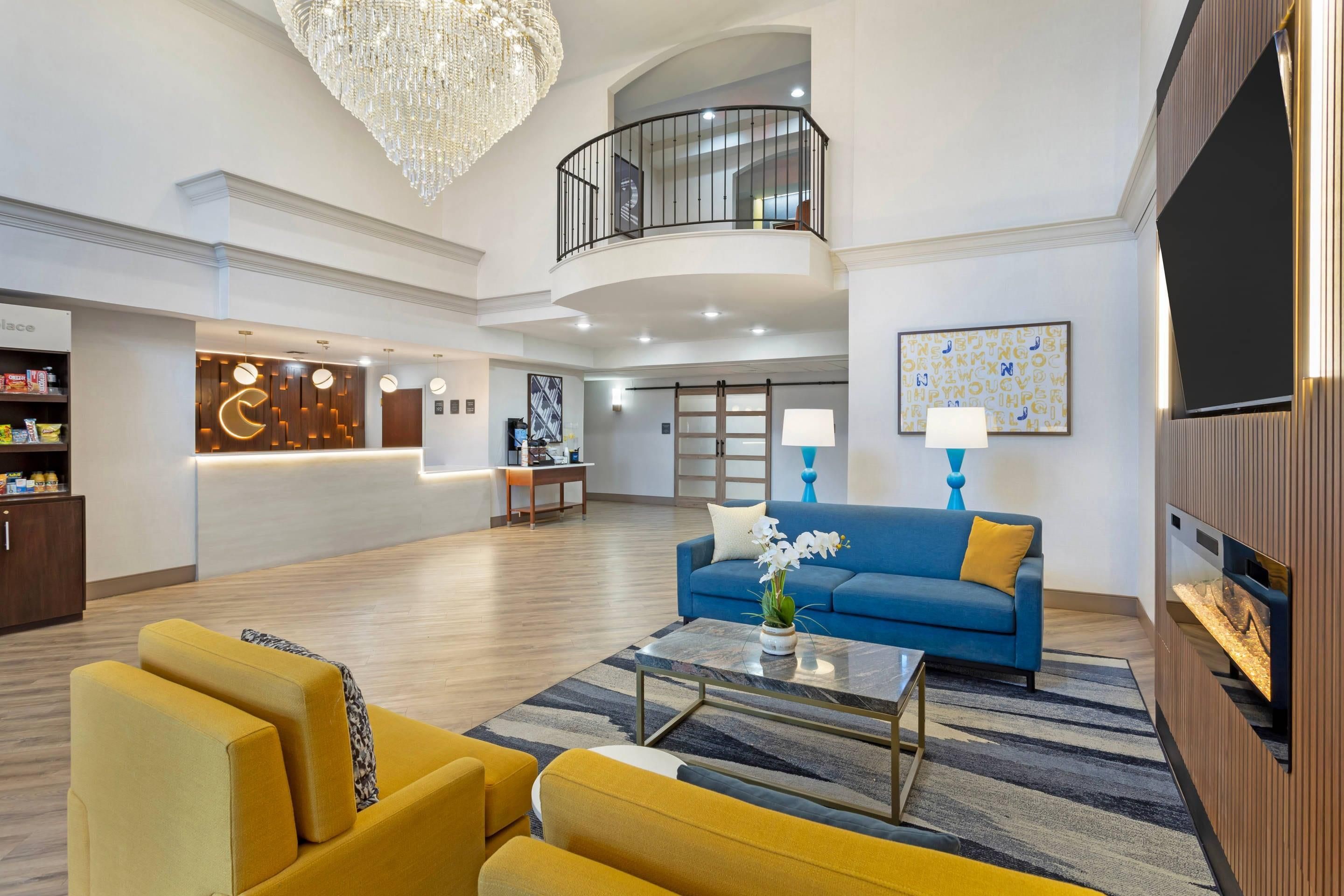 Comfort Suites East Brunswick - South River - East Brunswick - Lobby