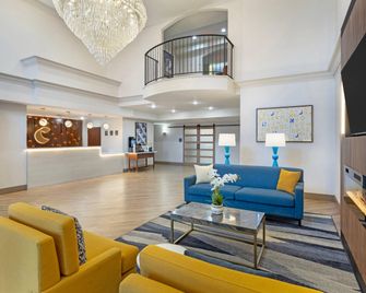 Comfort Suites East Brunswick - South River - East Brunswick - Recepción
