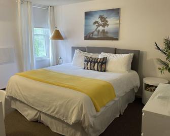 203 - Executive Rm -1 King Bed 2nd Floor - Port Elgin