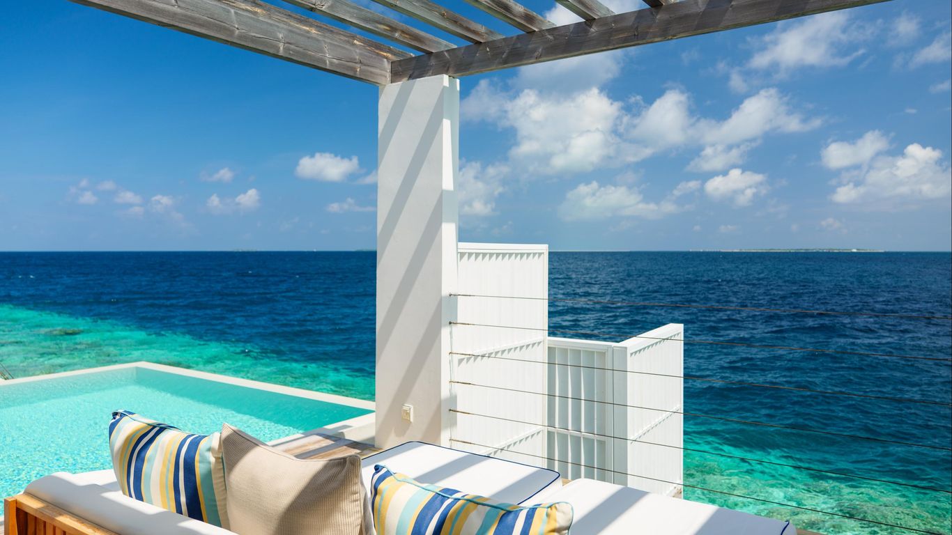 أميلا مالديفز