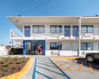 Motel 6 Mcallen - McAllen - Edificio