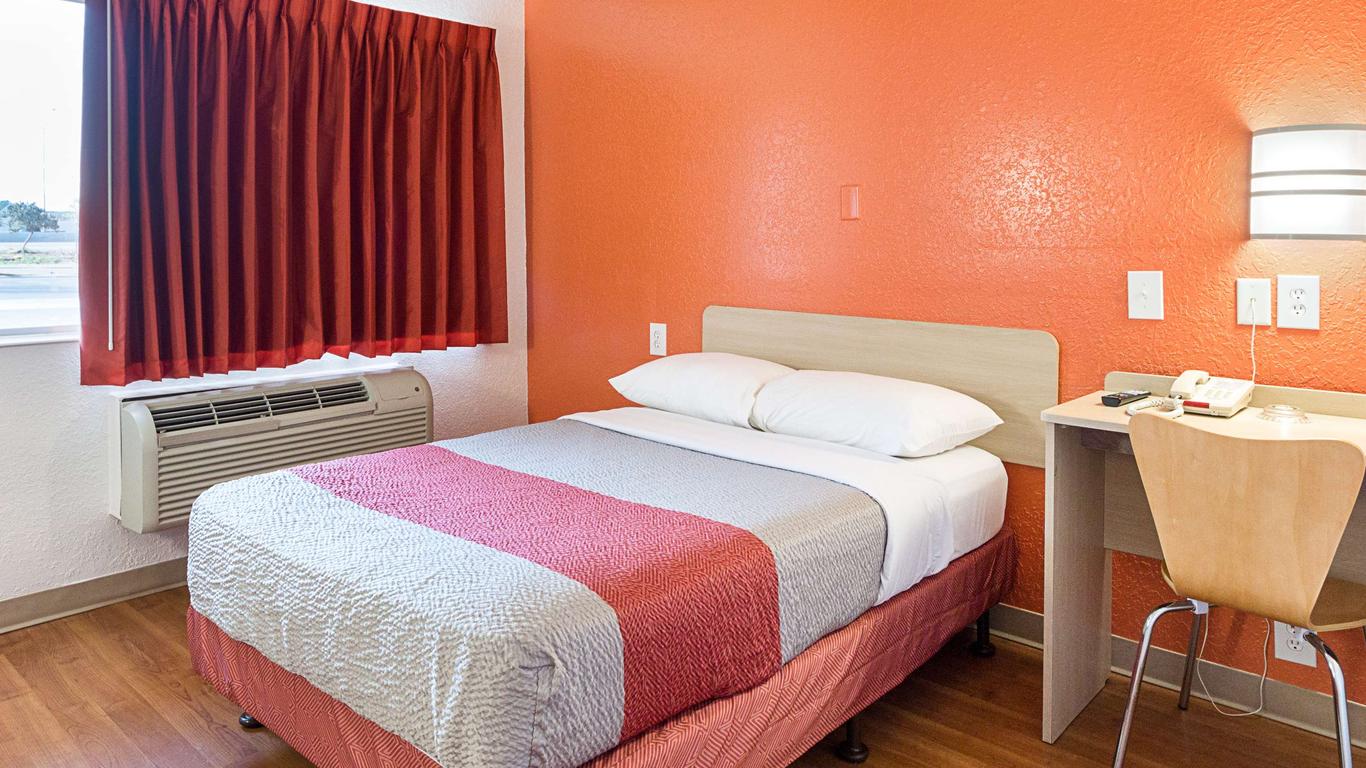 موتل 6 مكالين، تكساس