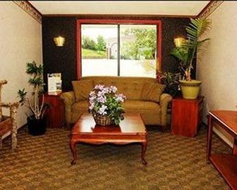 Hotel Shayona Inn - Christiansburg - Living room