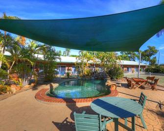 Heritage Lodge Motel - Charters Towers - Piscina