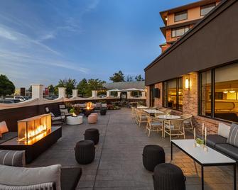 Crowne Plaza Louisville Airport Expo Ctr By IHG - לואיסוויל - פטיו