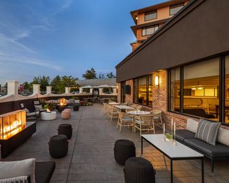 Crowne Plaza Louisville Airport Expo Ctr By IHG - לואיסוויל - פטיו