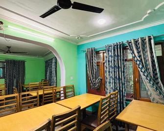 Hotel Indra - سريناجار - مطعم