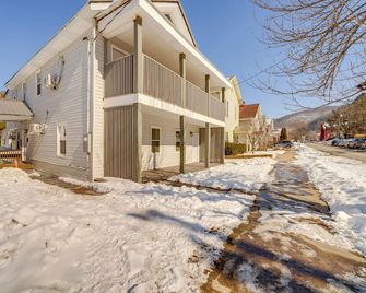Historic Hinton Gem: Walkable Luxury Near Dtwn! - Hinton - Edificio