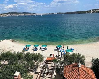 Villa Segetski dvori - Tradition since 1964 - Seget Donji