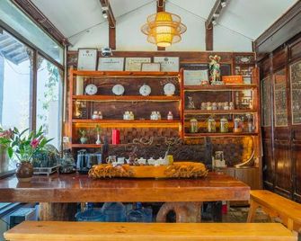 Yunjin Xiangxie Boutique Inn - Lijiang - Bar