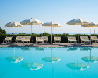 Torre Guaceto Greenblu Resort - Carovigno - Piscine