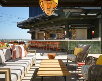 SpringHill Suites by Marriott Ventura Oxnard - Oxnard - Bar