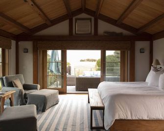 Spectacular Oceanfront, 4 Br/4 Bath, Hottub, Private Beach, Tennis, Ac, Wifi - 칠마크 - 침실