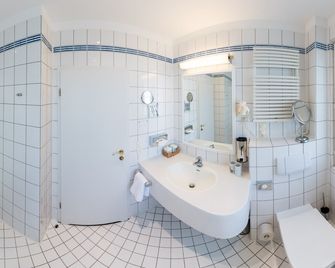 Hotel Villa im Park - Düsseldorf - Baño