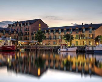 Hafenhotel Meereszeiten - Heiligenhafen - Building
