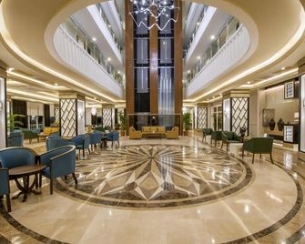 Dream World Resort & Spa - Side - Lobby