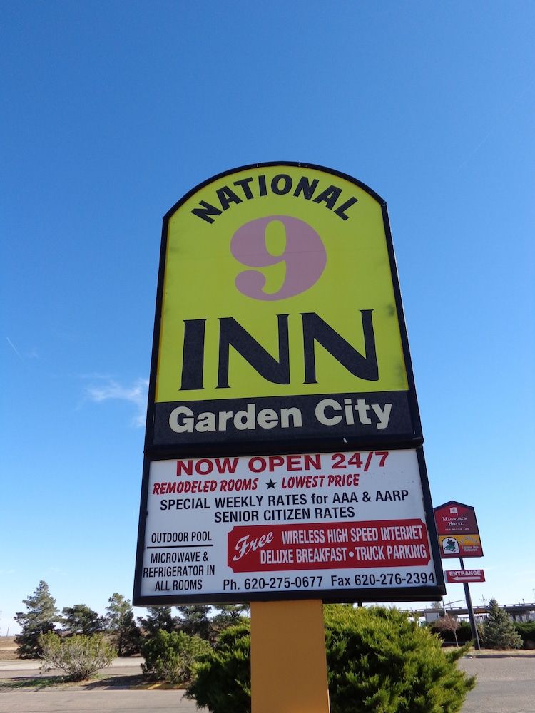 National 9 Inn Garden City - Garden City