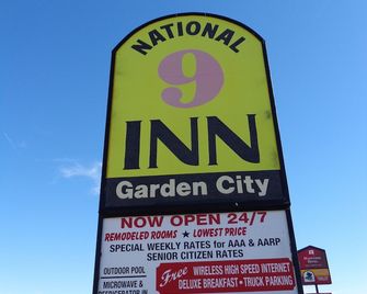 National 9 Inn Garden City - Garden City