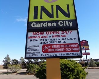 National 9 Inn Garden City - Garden City