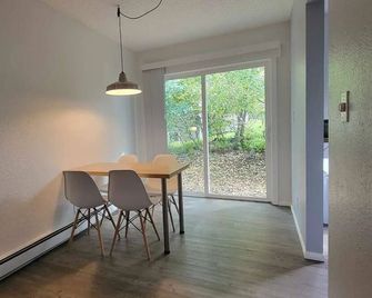 Klamath house by the lake - Anchorage - Dining room