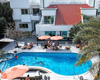 Al Khalidiah Resort - Sharjah - Bể bơi
