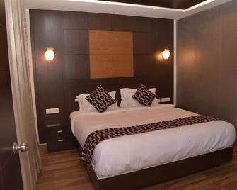 Hotel Armani Residency - Ramapuram - Habitación