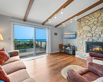 Charming Cottage On The Shore Of Lake Michigan! - Sister Bay - Huiskamer