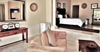 African Roots Guest House - Polokwane - Bedroom