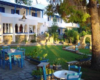 Virginia Hotel - Elia Nikitis - Βεράντα