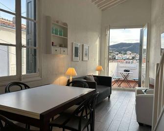 Maison Typique 4 Pieces Avec Terrasse, Proche Plage Et Centre, Garage Privatif, Climatisation, Banyuls - Fr-1-225c-136 - Banyuls-sur-Mer - Essbereich