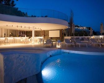 Albatros Club Mykonos - Panormos - Pool