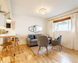 The Beryl Lee | Beautiful. Walkable. Best Location - Nashville - Salon