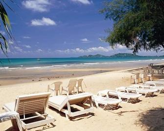 Rayong Palmaries Beach Resort - Muang Klaeng - Playa