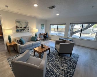 B&J Hotels - Roswell