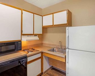 Studio 6 Extended Stay Fishkill Route 9 Ny - Fishkill - Kitchen