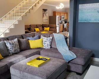 Ubuntu De La Villa - Ocho Rios - Living room