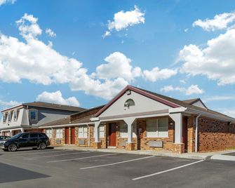 Hometowne Studios By Red Roof Georgetown, Ky - Georgetown - Rakennus