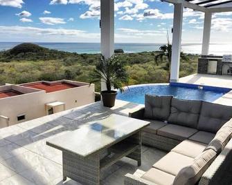 3 Bedroom Ocean View House - Popoyo - Piscina