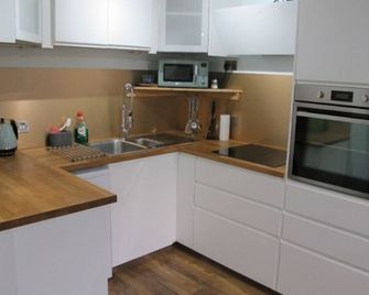 Benview Apartment in Fort William - Kinlochleven - Kitchen