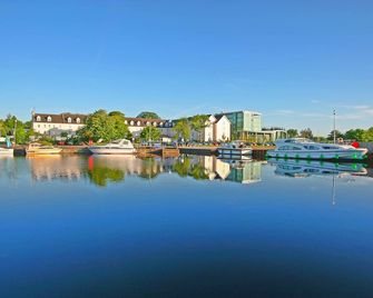 Hodson Bay Hotel - Athlone - Außenansicht
