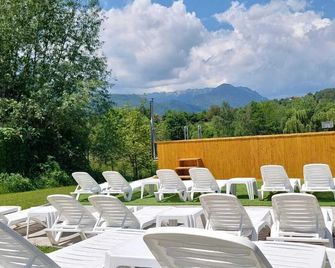 New Wolf - Bran - Patio