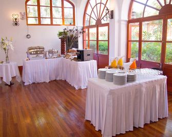 Dm Hoteles Mossone - Ica - Ica - Buffet