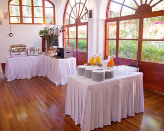 Dm Hoteles Mossone - Ica - Ica - Buffet
