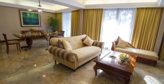 Dwangsa Hotel Solo - Surakarta City - Sala de estar