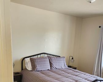 Spacious 3-bedroom apartment in a quiet neighborhood with WiFi - Helper - Habitación