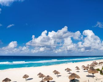 Holiday Inn Club Vacations The Royal Cancun - Cancún - Strand