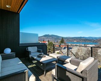 Four - River View Hot tub Luxurious Downtown Loft - Hood River - Balcón